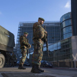 Konec svobody: Zakázané demonstrace v Německu a Belgická armáda převzala kontrolu nad budovou Evropské komise